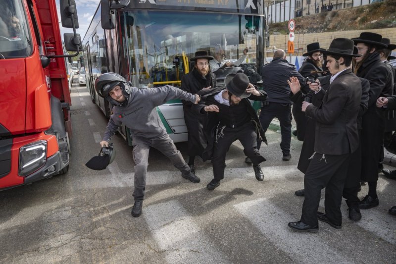 חיים גולדברג, פלאש 90