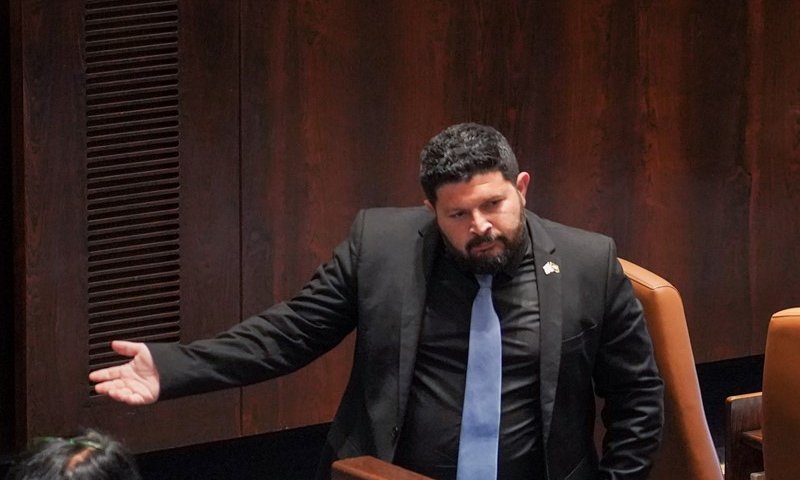 אלמוג כהן משך את התפטרותו מהממשלה: "צדק היסטורי"
