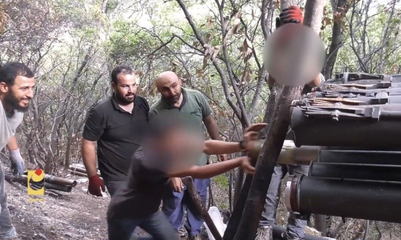 חיזבאללה מפרסם תיעוד של מחבלים משגרים רקטות – זו הסיבה שפניהם לא טושטשו