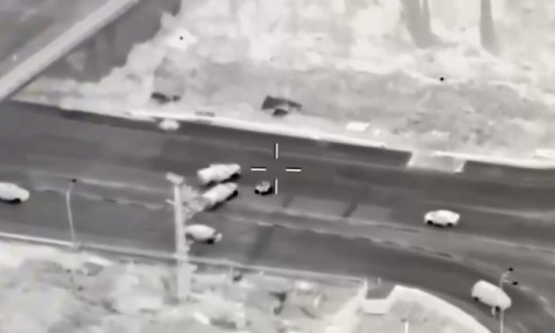 תיעוד מהאוויר: אופנוע נמלט בנסיעה פרועה ונעצר לאחר מרדף