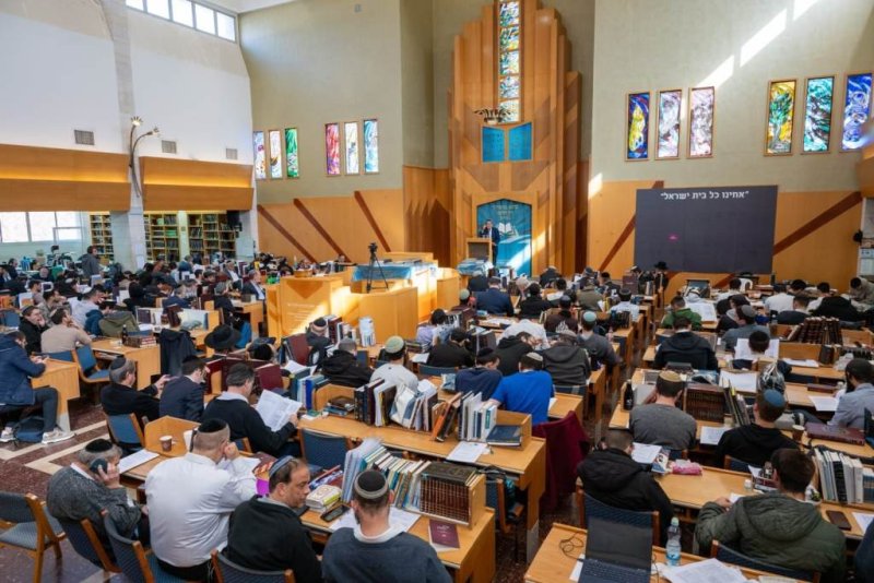 באדיבות המצלם