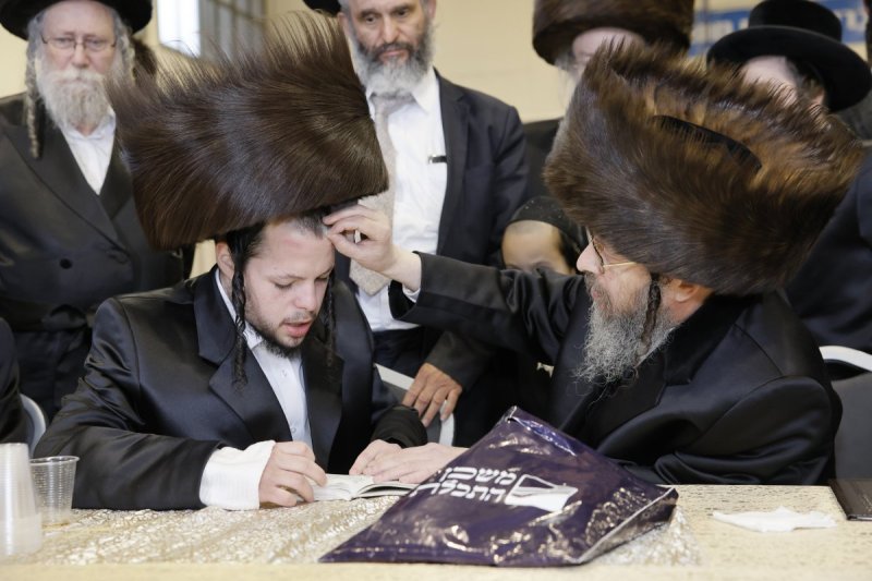 א.ה וב. מיכאלי