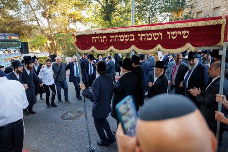 דניאל נפוסי