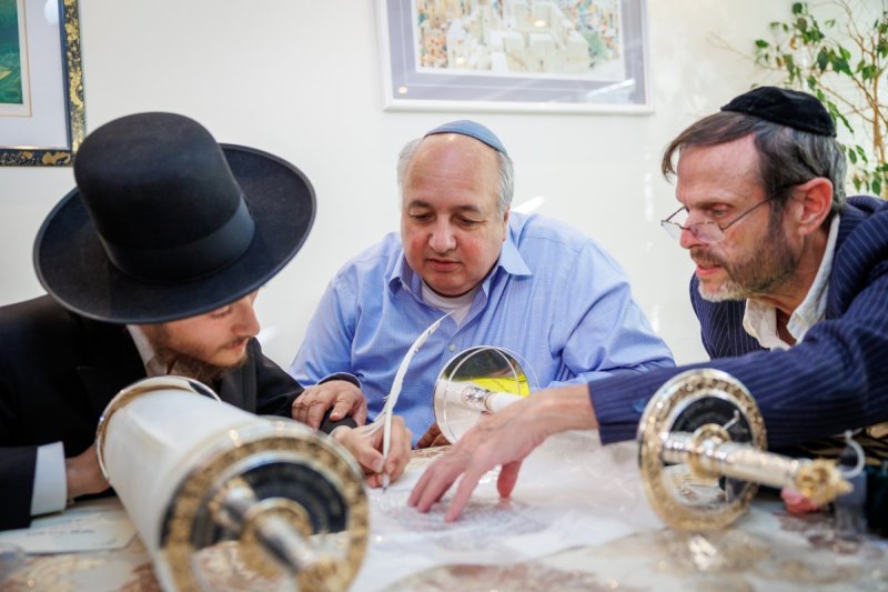 דניאל נפוסי
