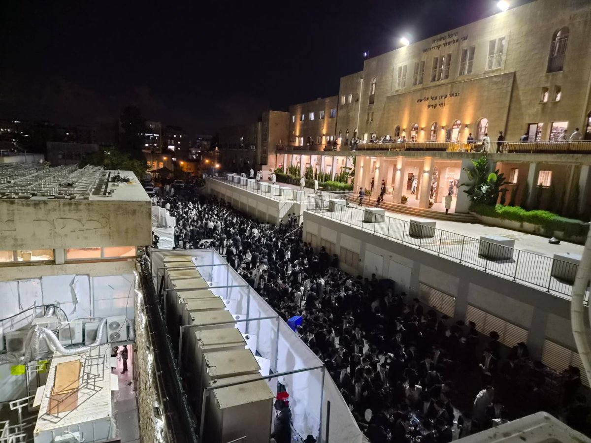 באדיבות המצלם
