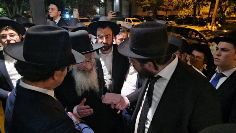 באדיבות המצלם