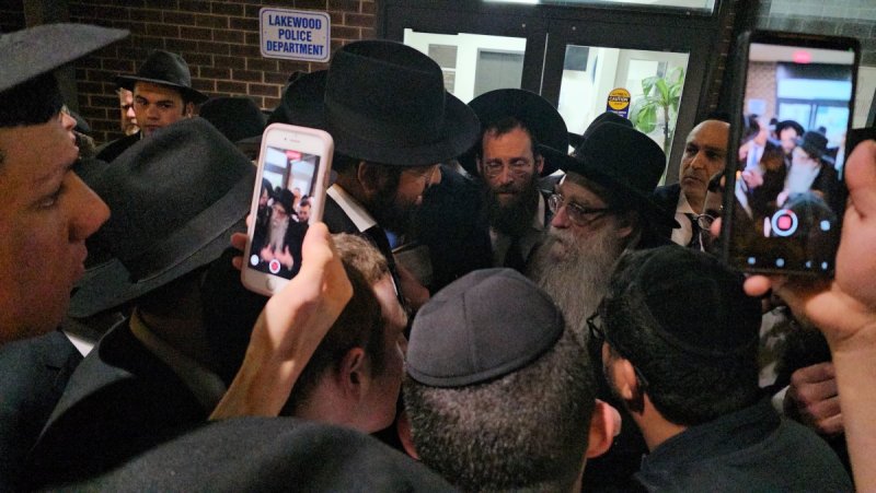 באדיבות המצלם