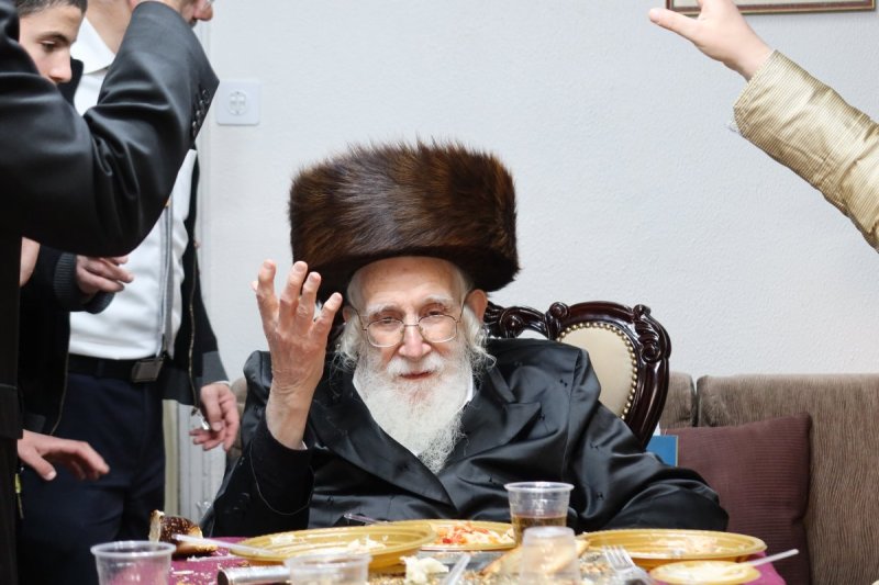 באדיבות המצלם