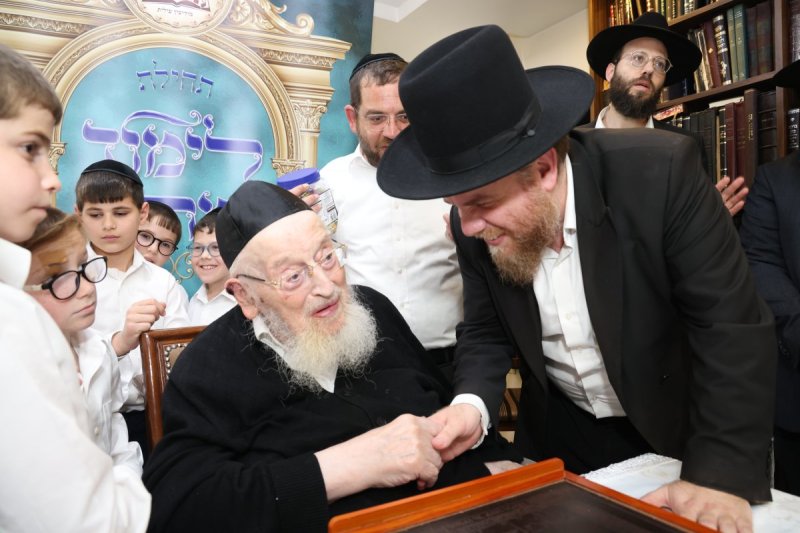 באדיבות המצלם