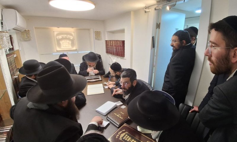 זו הכרעתו של הפוסק: האם צריך לברך על "דפי רענון לפה"?