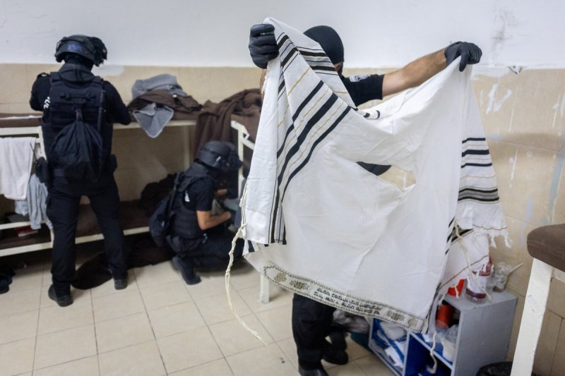 חיים גולדברג, פלאש 90