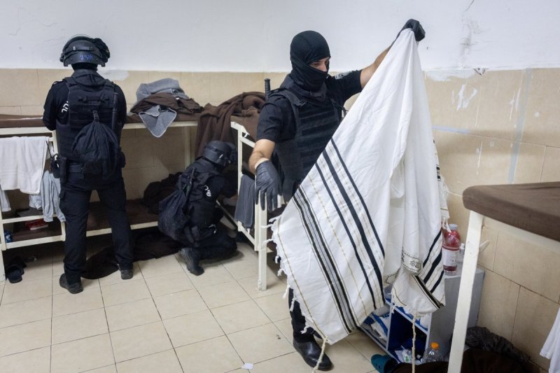 חיים גולדברג, פלאש 90