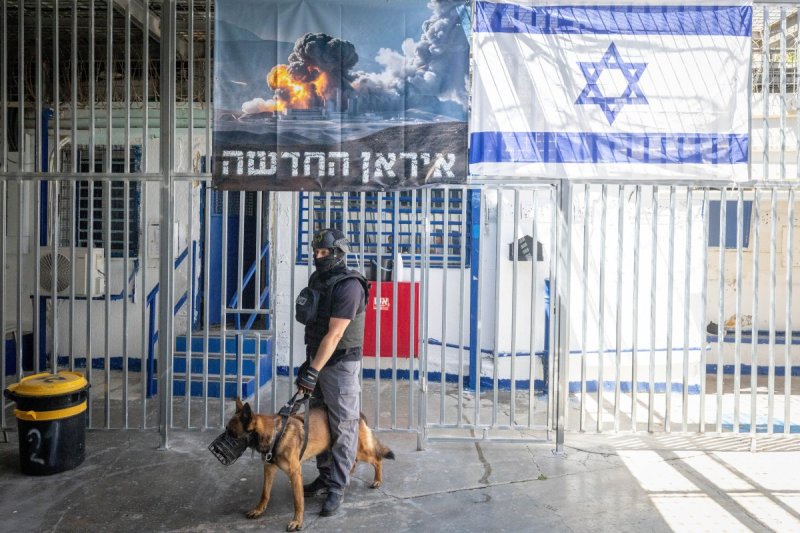 חיים גולדברג, פלאש 90