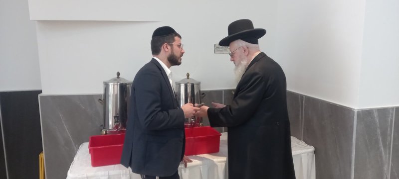 באדיבות המצלם