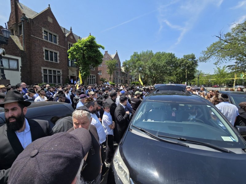 יוסי קורנט, חב"ד מתעדכנים