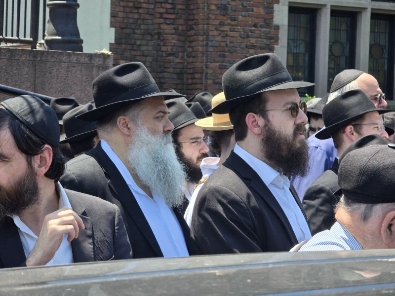 יוסי קורנט, חב"ד מתעדכנים