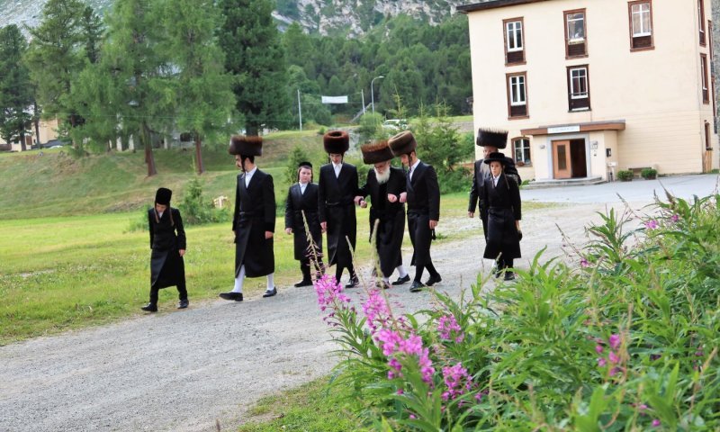 משווייץ ועד קרעסטיר: האדמו"רים יצאו למנוחה • כל אירועי וזמני השבת