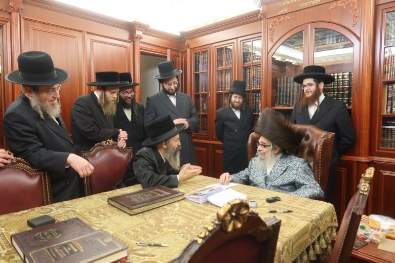 באדיבות המצלם