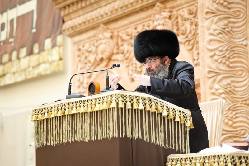 משה גולדשטיין, א. איזנבאך וארי קופרשטוק.