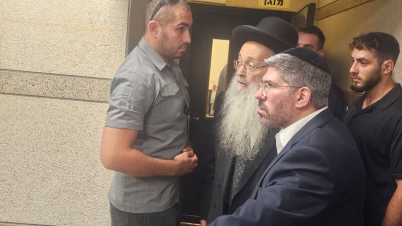 באדיבות המצלם