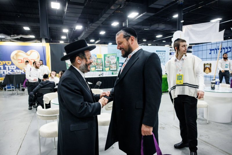 האחים לעטשעווסקי ואברומי בלום