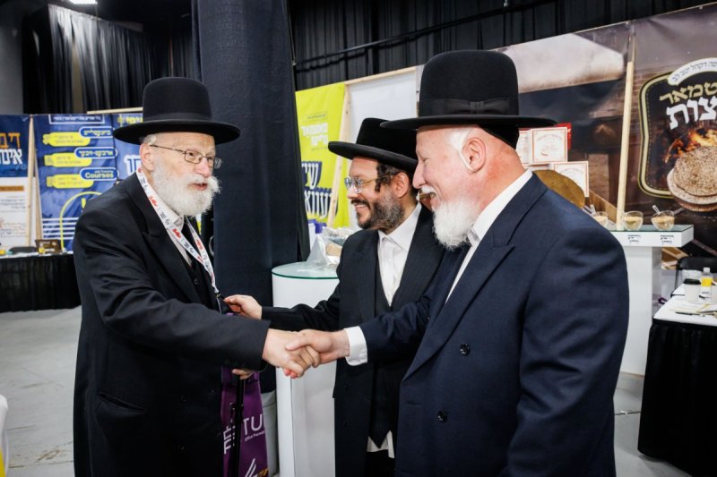 האחים לעטשעווסקי ואברומי בלום