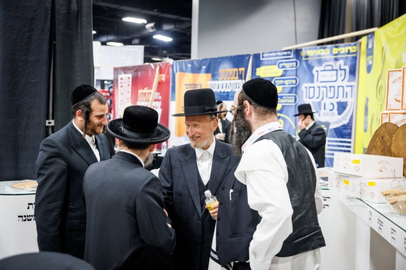 האחים לעטשעווסקי ואברומי בלום