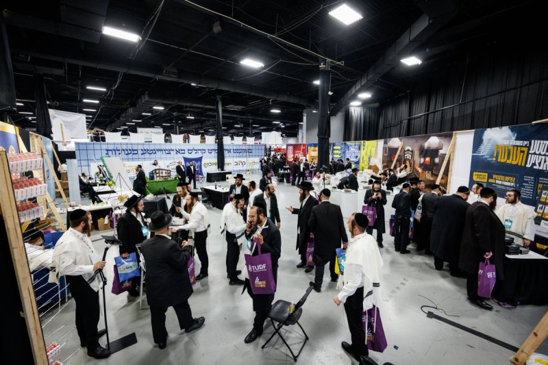 האחים לעטשעווסקי ואברומי בלום