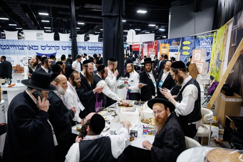 האחים לעטשעווסקי ואברומי בלום