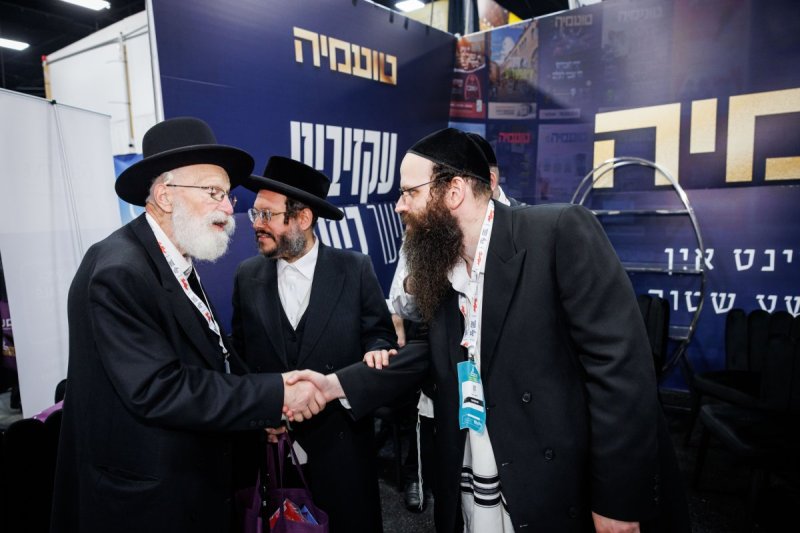 האחים לעטשעווסקי ואברומי בלום