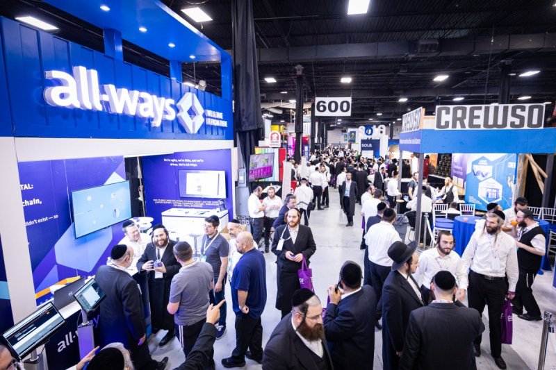 האחים לעטשעווסקי ואברומי בלום