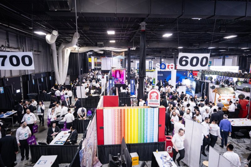 האחים לעטשעווסקי ואברומי בלום