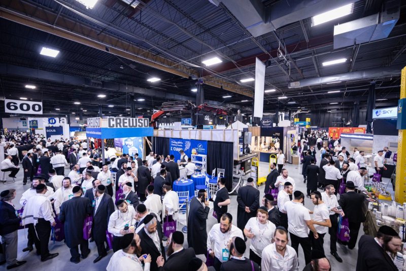 האחים לעטשעווסקי ואברומי בלום