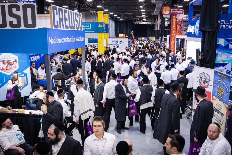 האחים לעטשעווסקי ואברומי בלום