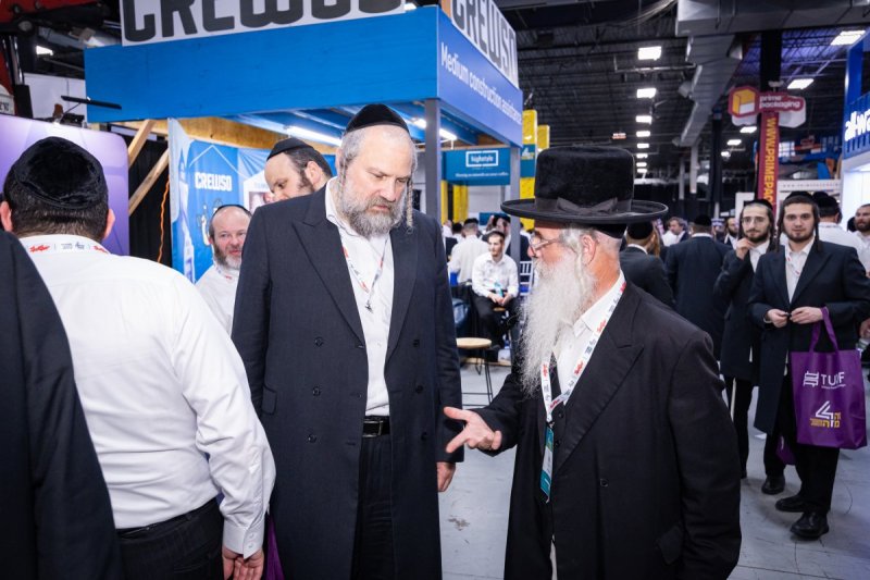 האחים לעטשעווסקי ואברומי בלום