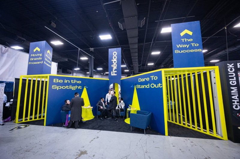 האחים לעטשעווסקי ואברומי בלום