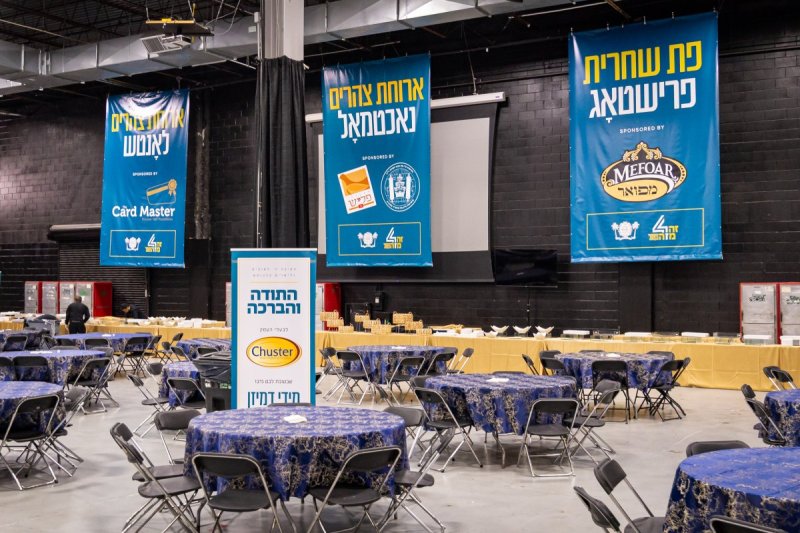 האחים לעטשעווסקי ואברומי בלום