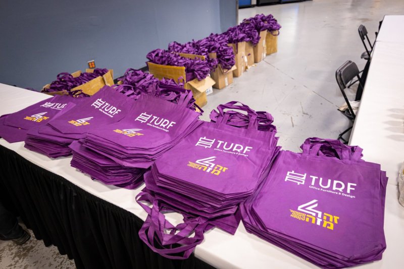 האחים לעטשעווסקי ואברומי בלום