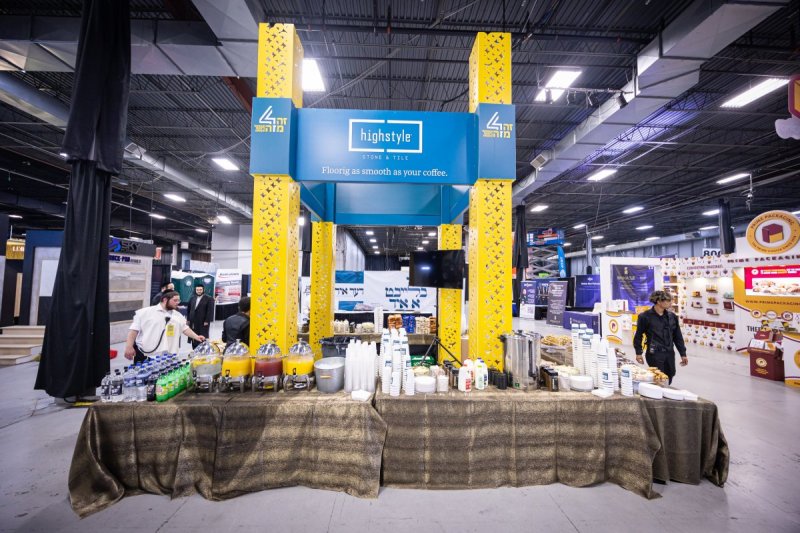 האחים לעטשעווסקי ואברומי בלום