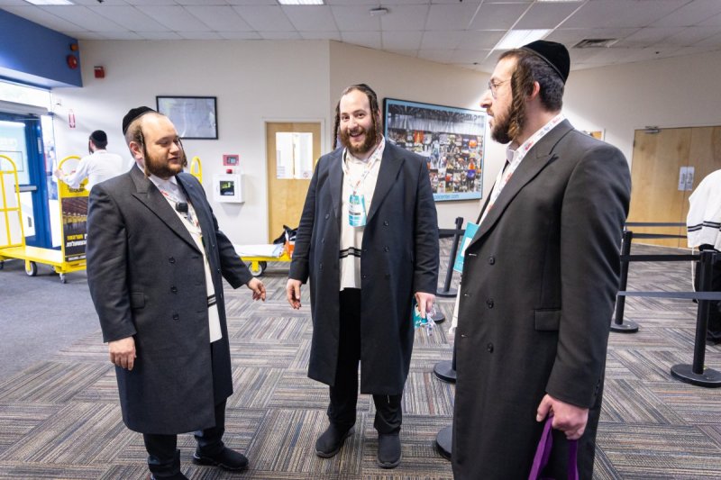 האחים לעטשעווסקי ואברומי בלום