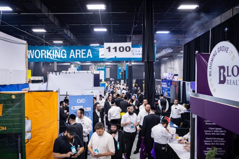 האחים לעטשעווסקי ואברומי בלום