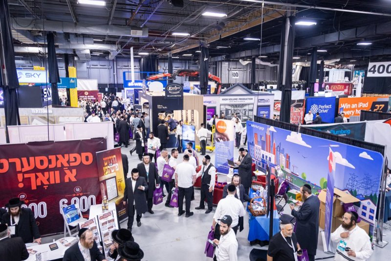 האחים לעטשעווסקי ואברומי בלום