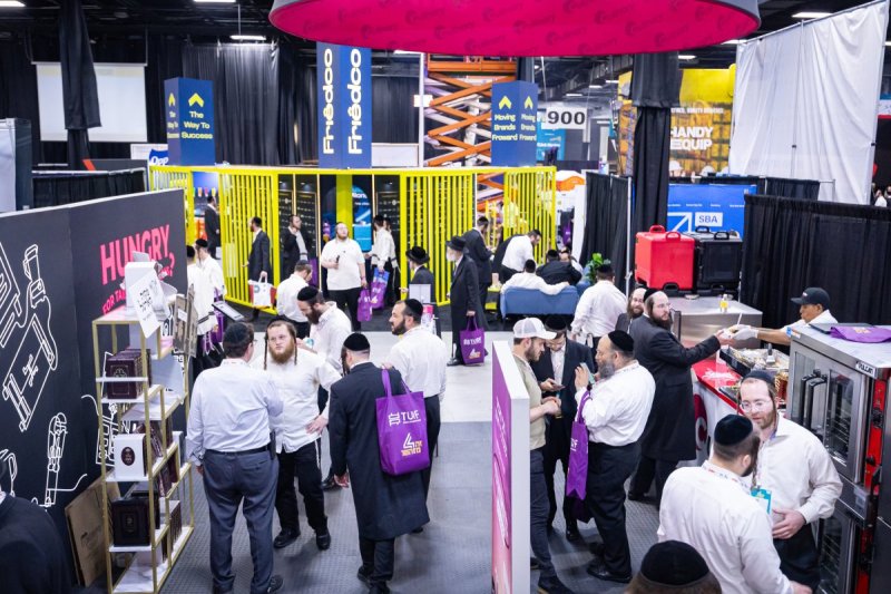 האחים לעטשעווסקי ואברומי בלום