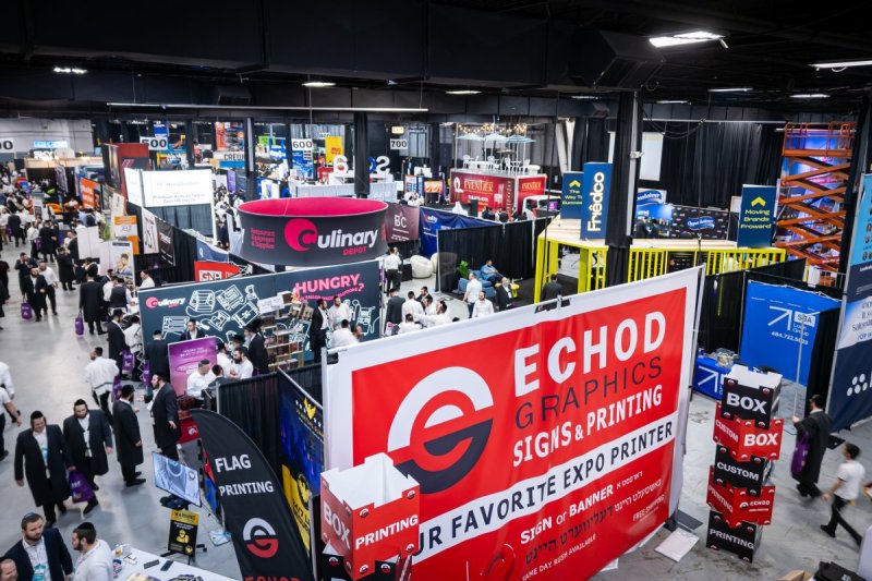 האחים לעטשעווסקי ואברומי בלום