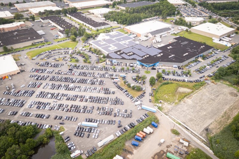 האחים לעטשעווסקי ואברומי בלום