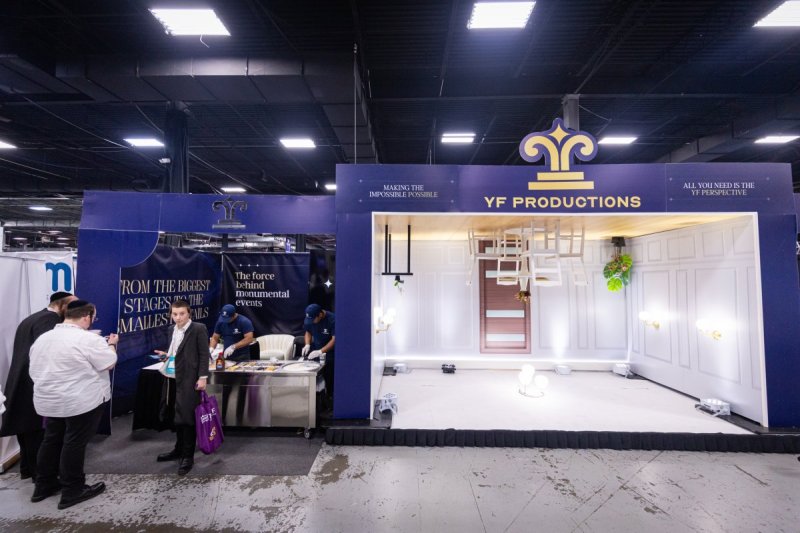 האחים לעטשעווסקי ואברומי בלום