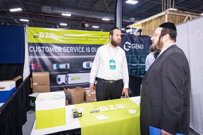 האחים לעטשעווסקי ואברומי בלום