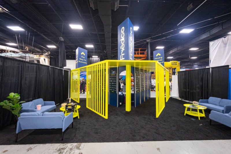 האחים לעטשעווסקי ואברומי בלום