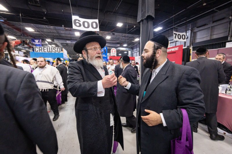 האחים לעטשעווסקי ואברומי בלום