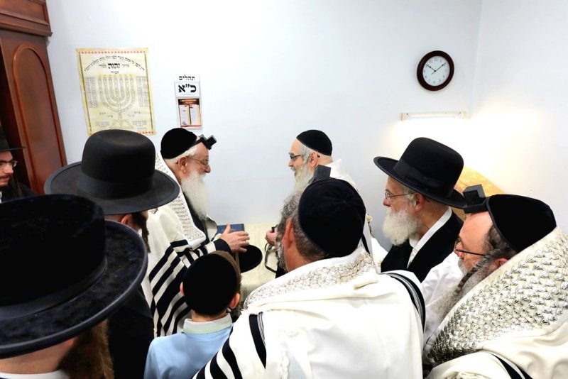 באדיבות המצלם